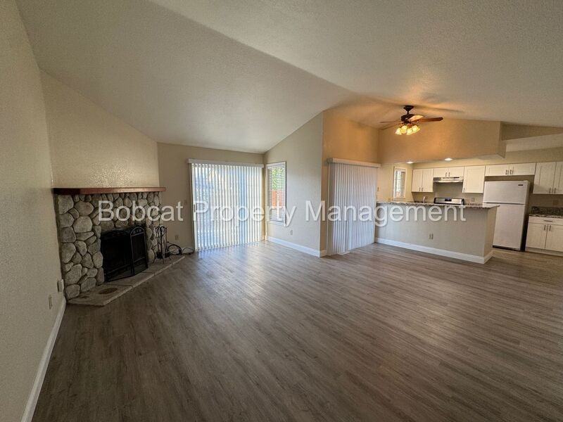 426 Springview Dr - Photo 4 of 22