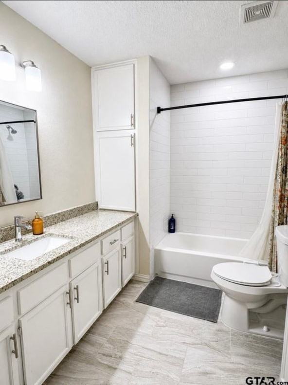 22733 Creekwood Dr - Photo 2 of 9