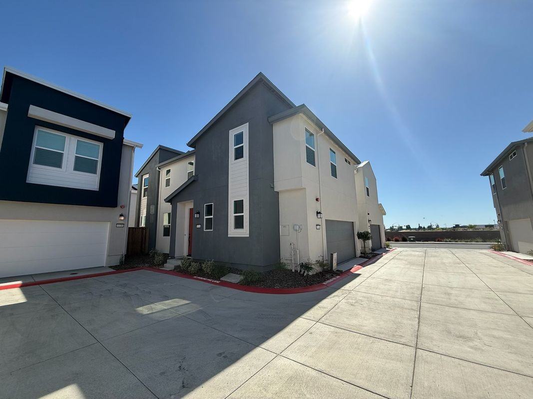1114 Bengal Loop - Photo 2 of 21