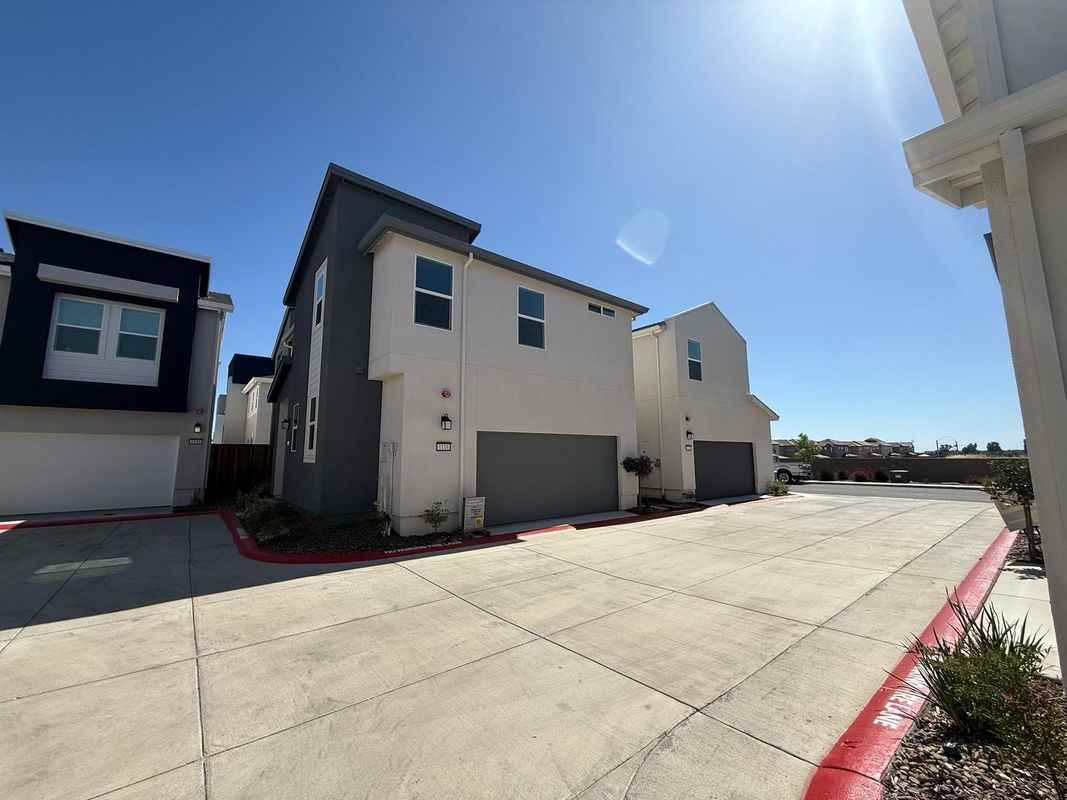 1114 Bengal Loop - Photo 3 of 21