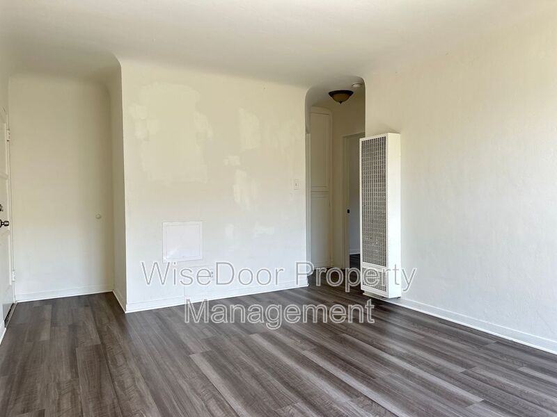 3852 1/2 City Terrace Dr - Photo 5 of 12