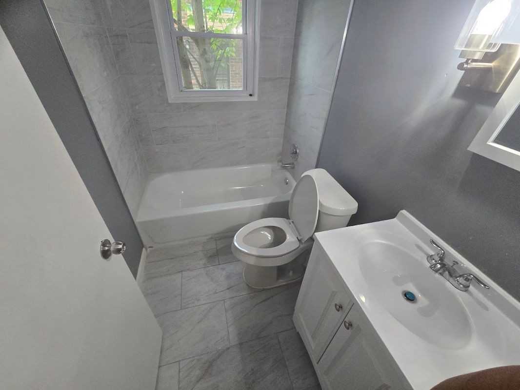 11035 Worden St - Photo 4 of 10