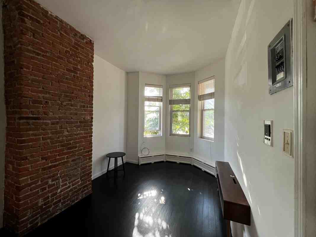 1810 Palisade Ave ##1r - Photo 6 of 23