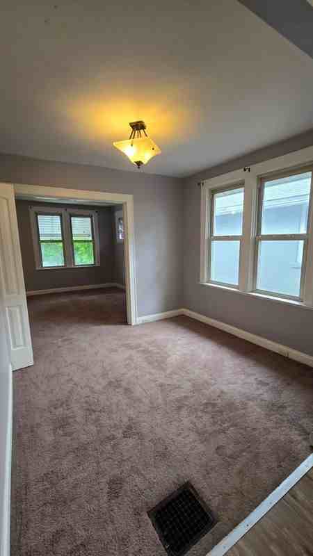 9109 Argyle Ave - Photo 3 of 17