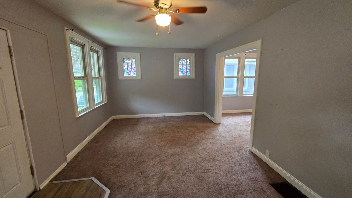 9109 Argyle Ave - Photo 7 of 17