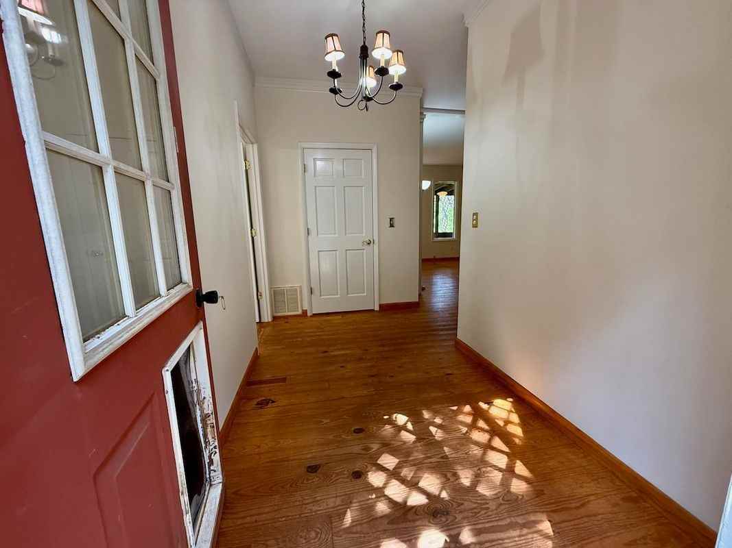 181 Brier Rose Ln - Photo 2 of 17