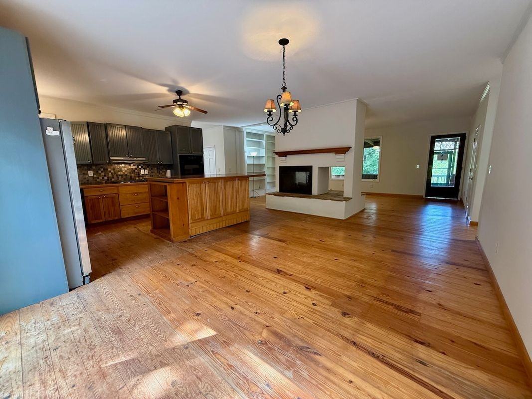 181 Brier Rose Ln - Photo 4 of 17