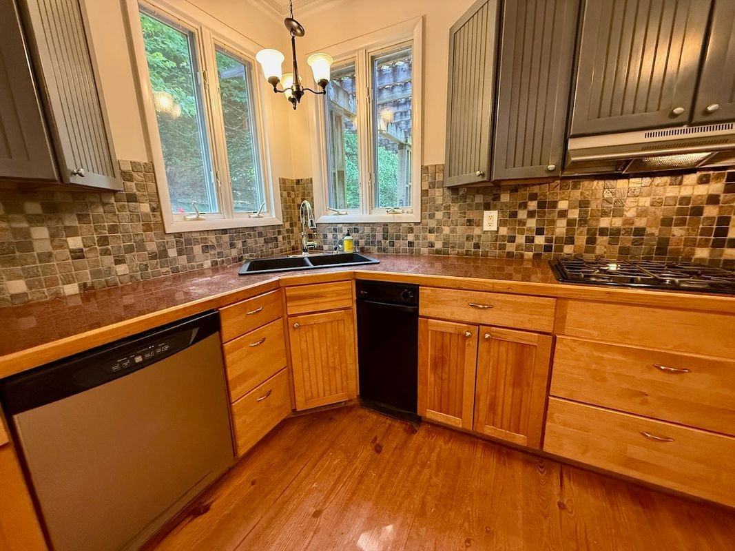 181 Brier Rose Ln - Photo 7 of 17