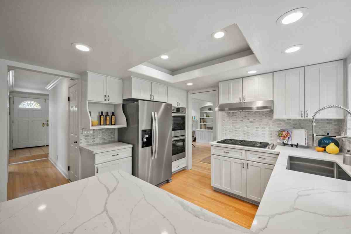 206 Sheila Ct - Photo 5 of 19