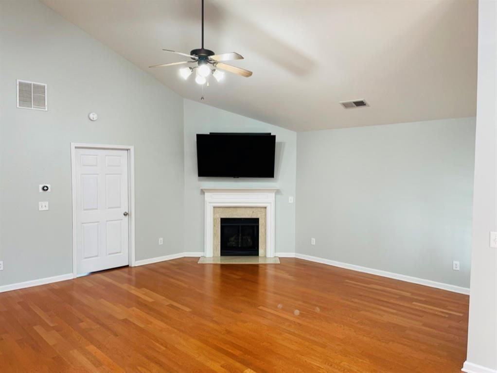 2335 Gateview Ct - Photo 4 of 15