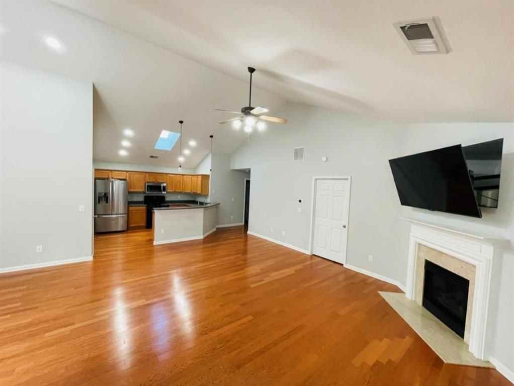 2335 Gateview Ct - Photo 5 of 15