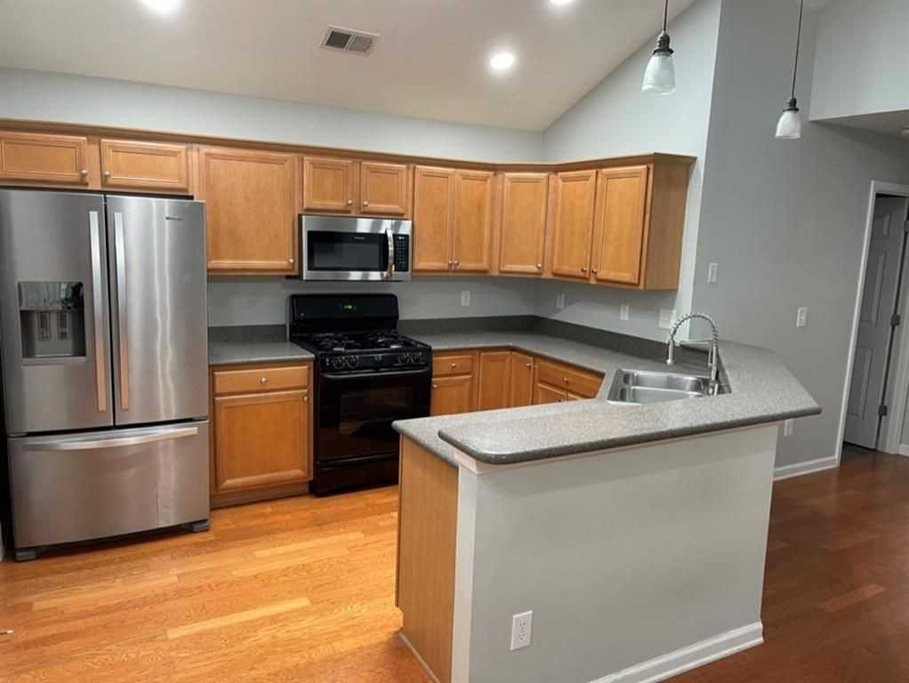 2335 Gateview Ct - Photo 6 of 15
