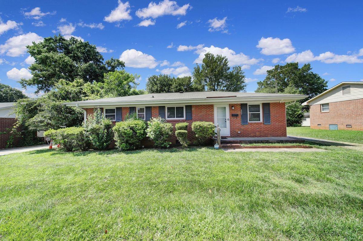 4301 Briarhill Dr - Photo 2 of 31
