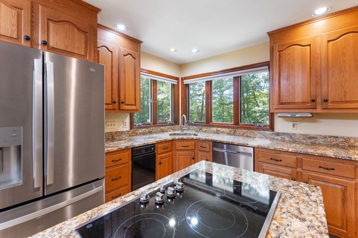 202 West Rd - Photo 3 of 49