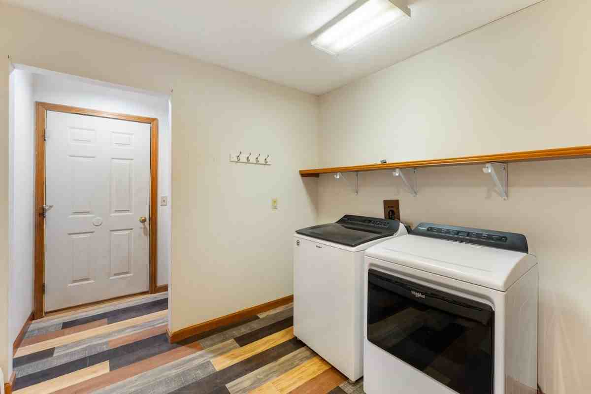 202 West Rd - Photo 6 of 49