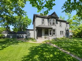 featured image of 637 Earl St #2