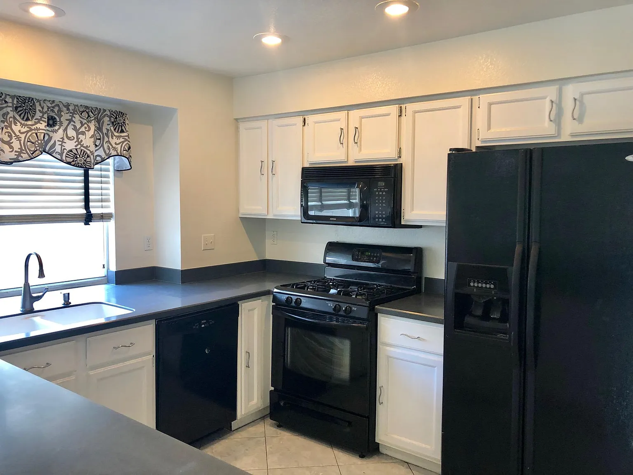 2142 Falcon Pointe Lane - Photo 2 of 19