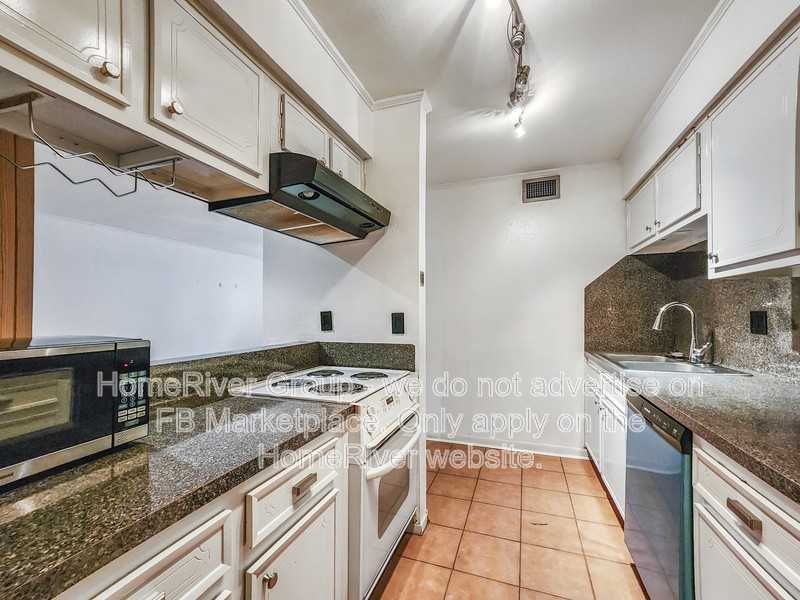 3131 Cummins St #15 - Photo 7 of 17