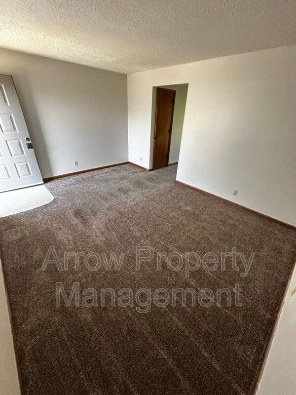 1304 S Jackson St - Photo 3 of 16