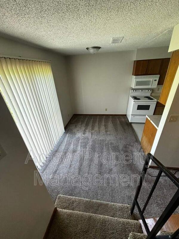 1304 S Jackson St - Photo 5 of 16