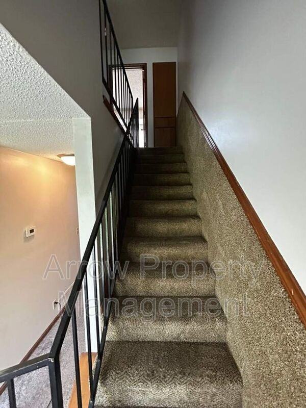1304 S Jackson St - Photo 6 of 16