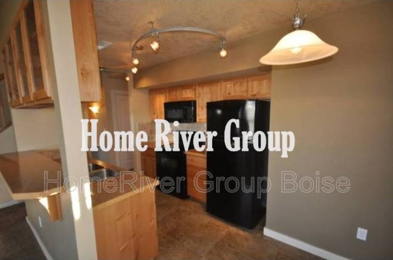 9125 W Brogan Dr - Photo 6 of 18