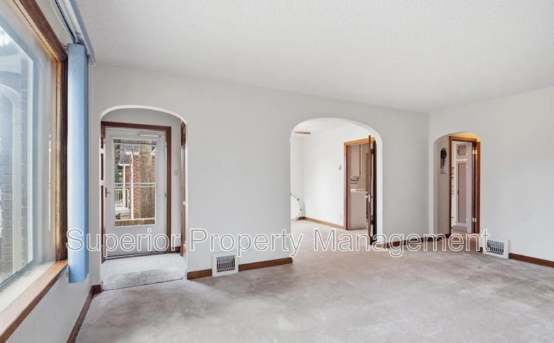109 W 1st Ave - Photo 6 of 27