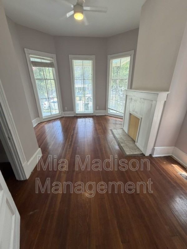 305 W 39th St Lowr Front - Photo 2 of 9