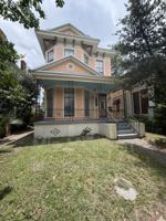 featured image of 305 W 39th St Uppr Right