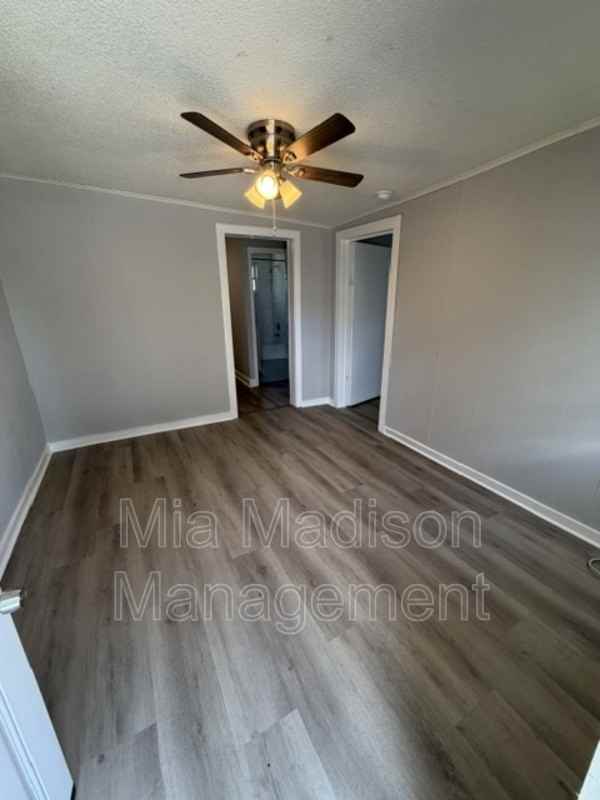 1511 Richards St - Photo 2 of 10
