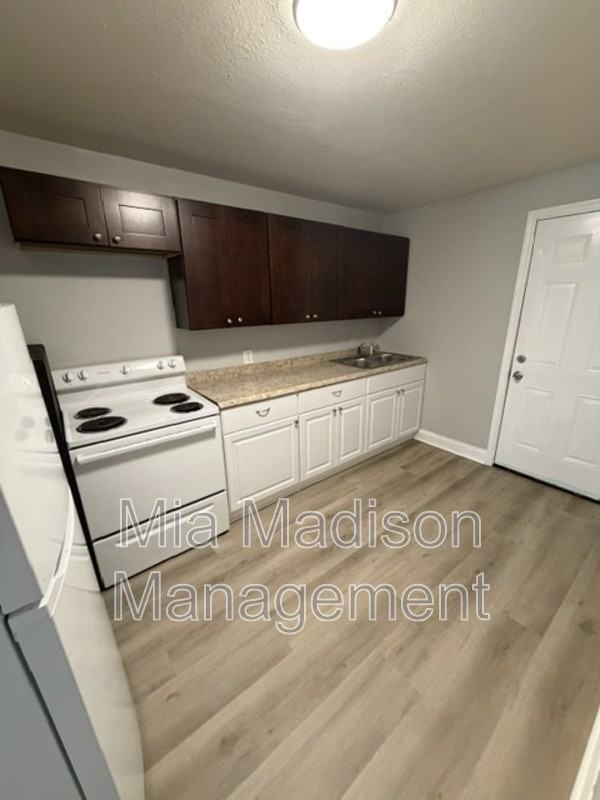 1511 Richards St - Photo 6 of 10