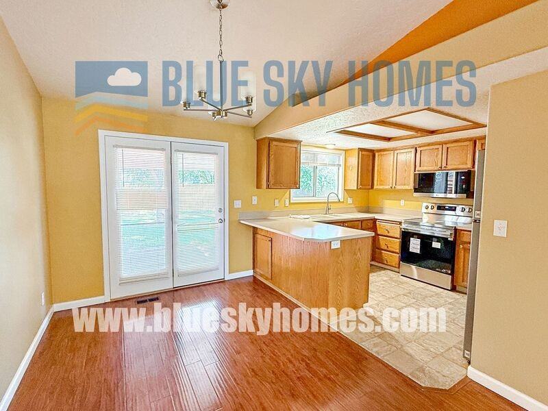 3304 E Anemone Ct - Photo 3 of 17