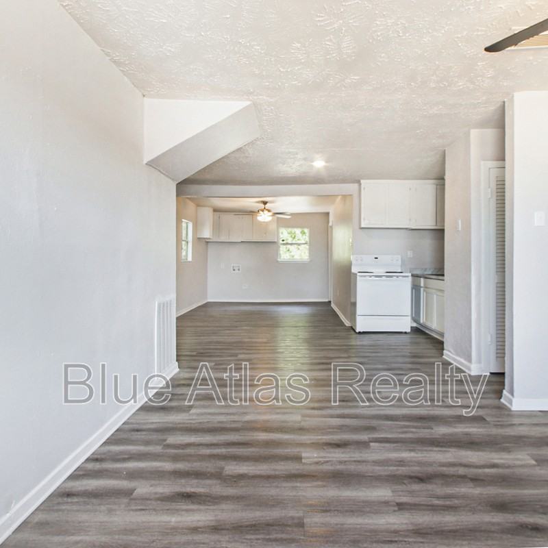 5633 Ramey Ave - Photo 3 of 20