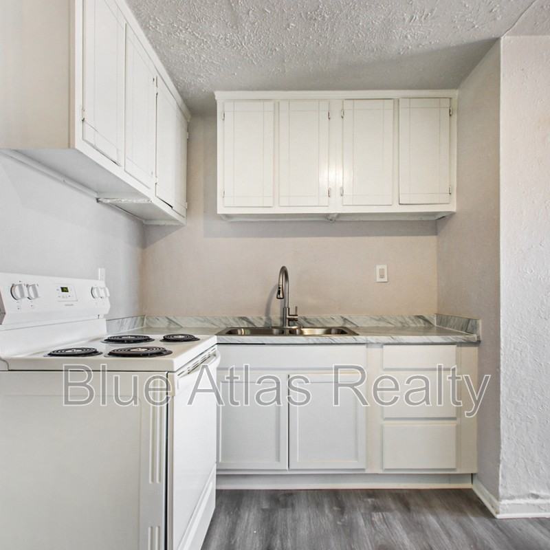 5633 Ramey Ave - Photo 5 of 20