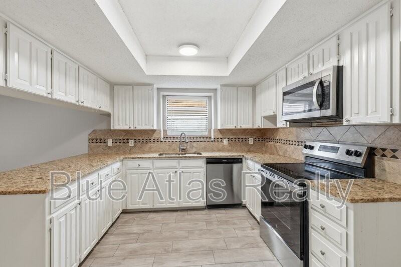 6526 Aires Dr - Photo 7 of 20