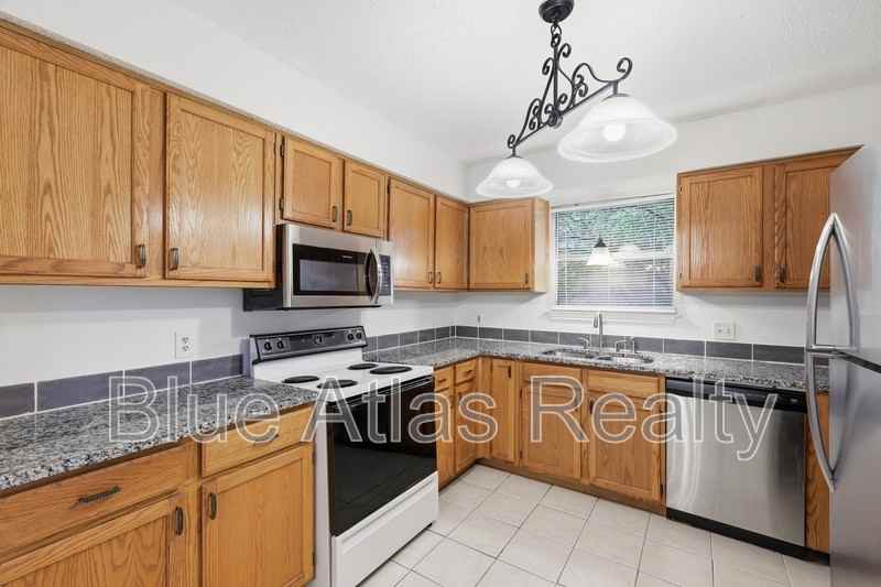 4101 Gentle Springs Dr - Photo 3 of 22