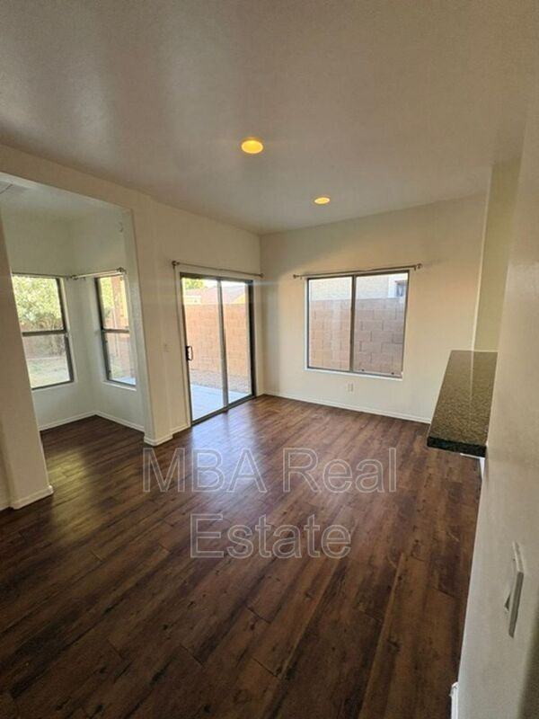 9007 W Hess St - Photo 4 of 12