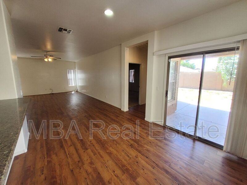 9007 W Hess St - Photo 6 of 12