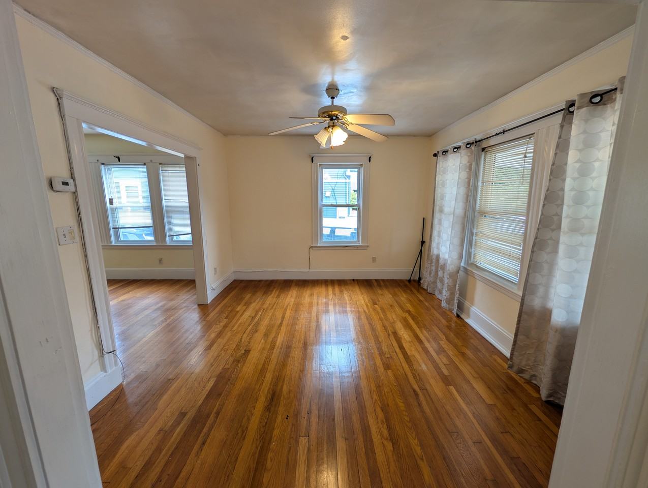 823 Canterbury St - Photo 3 of 18