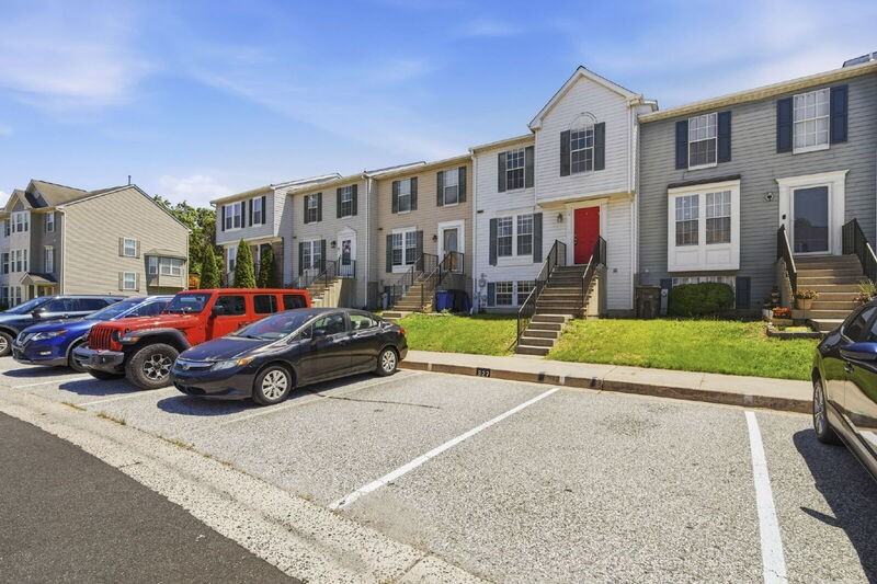 927 Pirates Ct - Photo 3 of 31