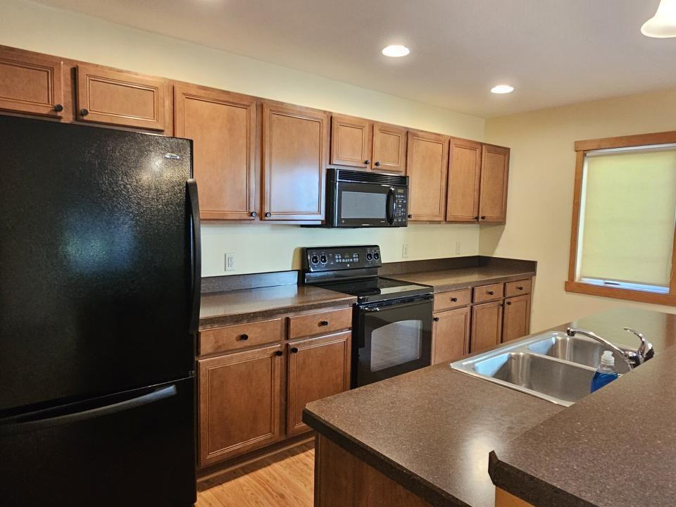 828 Avenue F - Photo 3 of 10