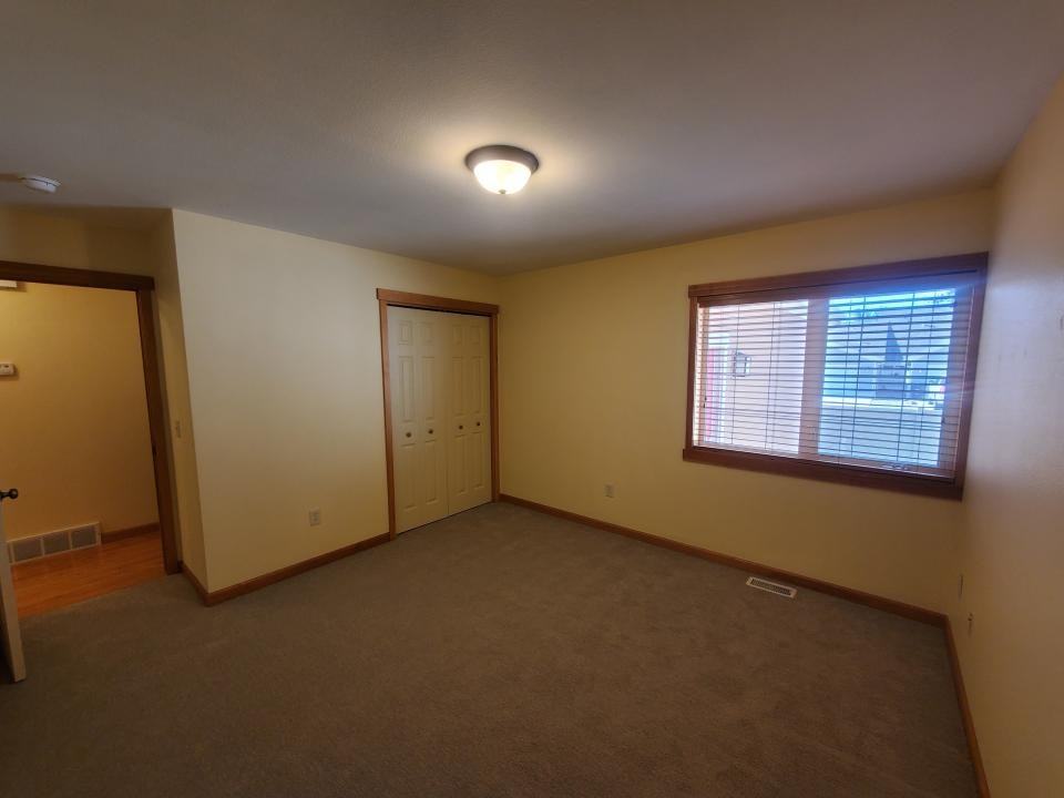 828 Avenue F - Photo 5 of 10