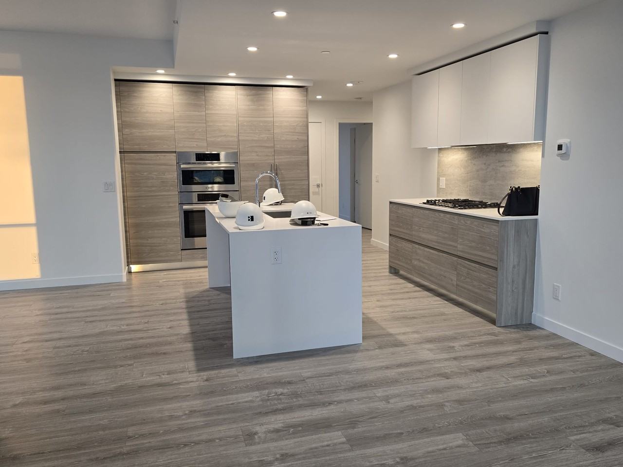 660 Quayside Drive #11F - Photo 2 of 17