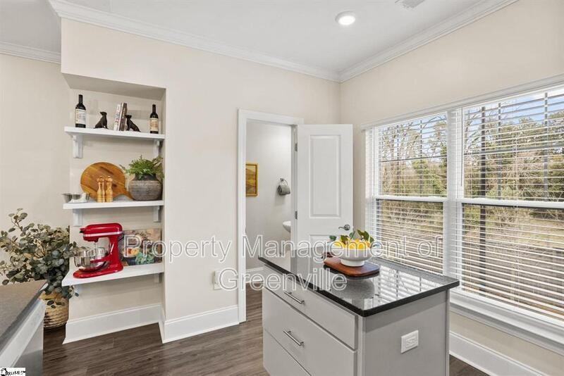 1505 E North St #2101 - Photo 2 of 22