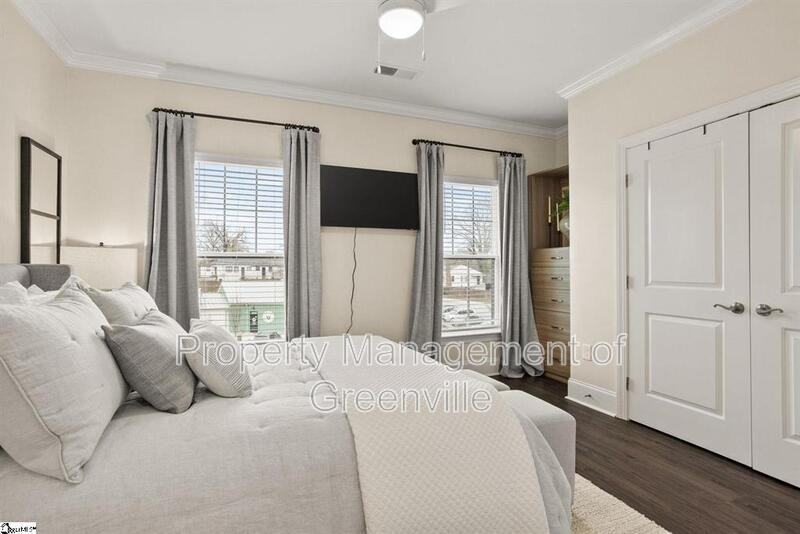 1505 E North St #2101 - Photo 3 of 22