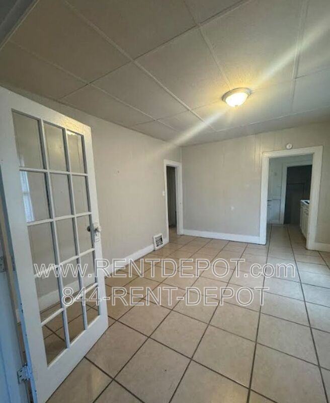 1032 Jefferson Ave - Photo 3 of 8