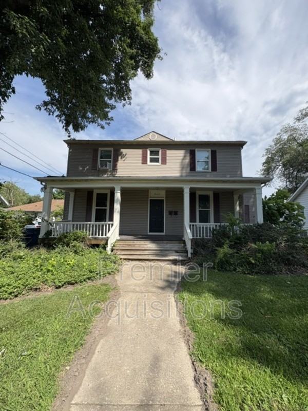 866 Washington Ave #A - Photo 2 of 32