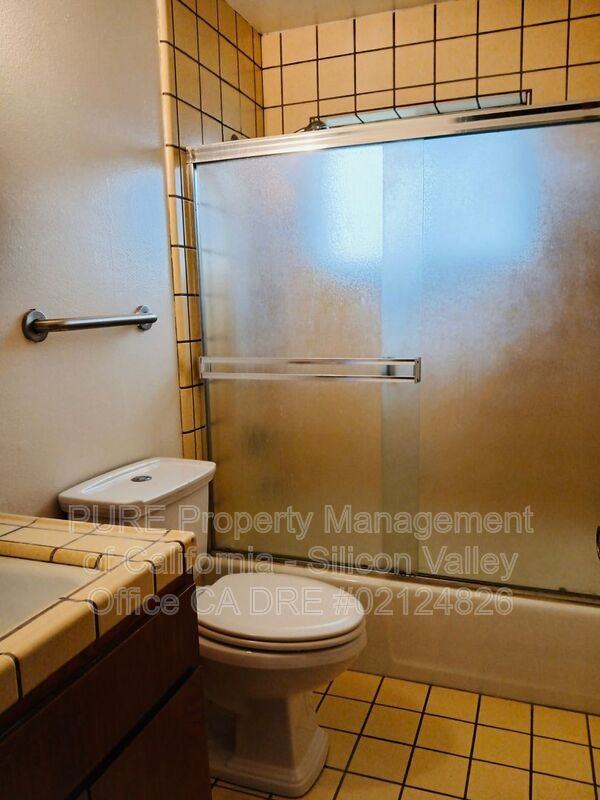 1104 E Cliff Dr #9 - Photo 4 of 14