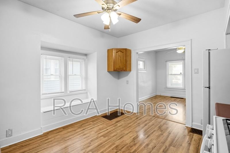 901 N Linwood Ave - Photo 3 of 10