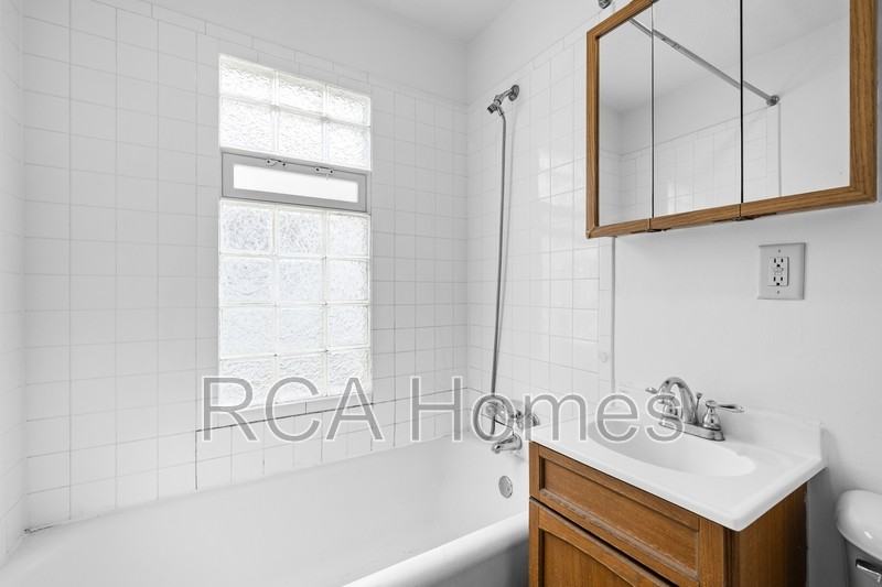 901 N Linwood Ave - Photo 7 of 10